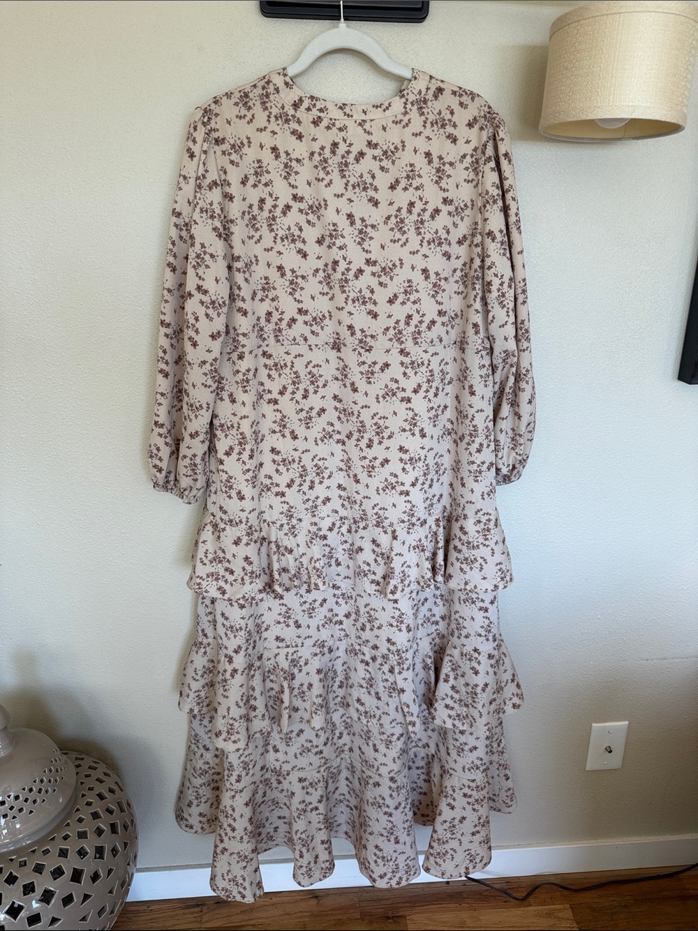 Dainty Jewells Fate Found US Beige and Brown Floral Tiered Maxi Dress XL - Picture 8 of 9